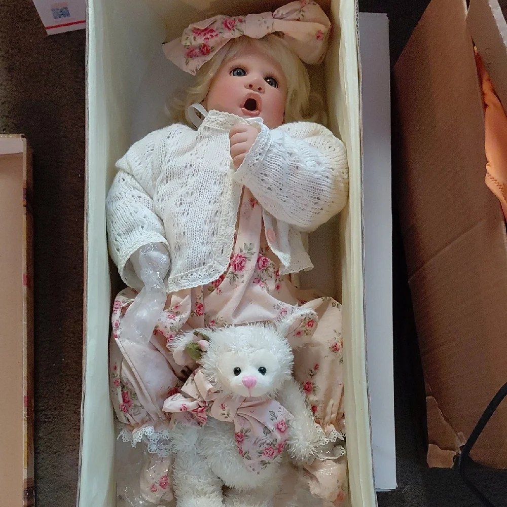 Lamby Lee Middleton Moments Floral Doll with Teddy Bear - Picture 1 of 8